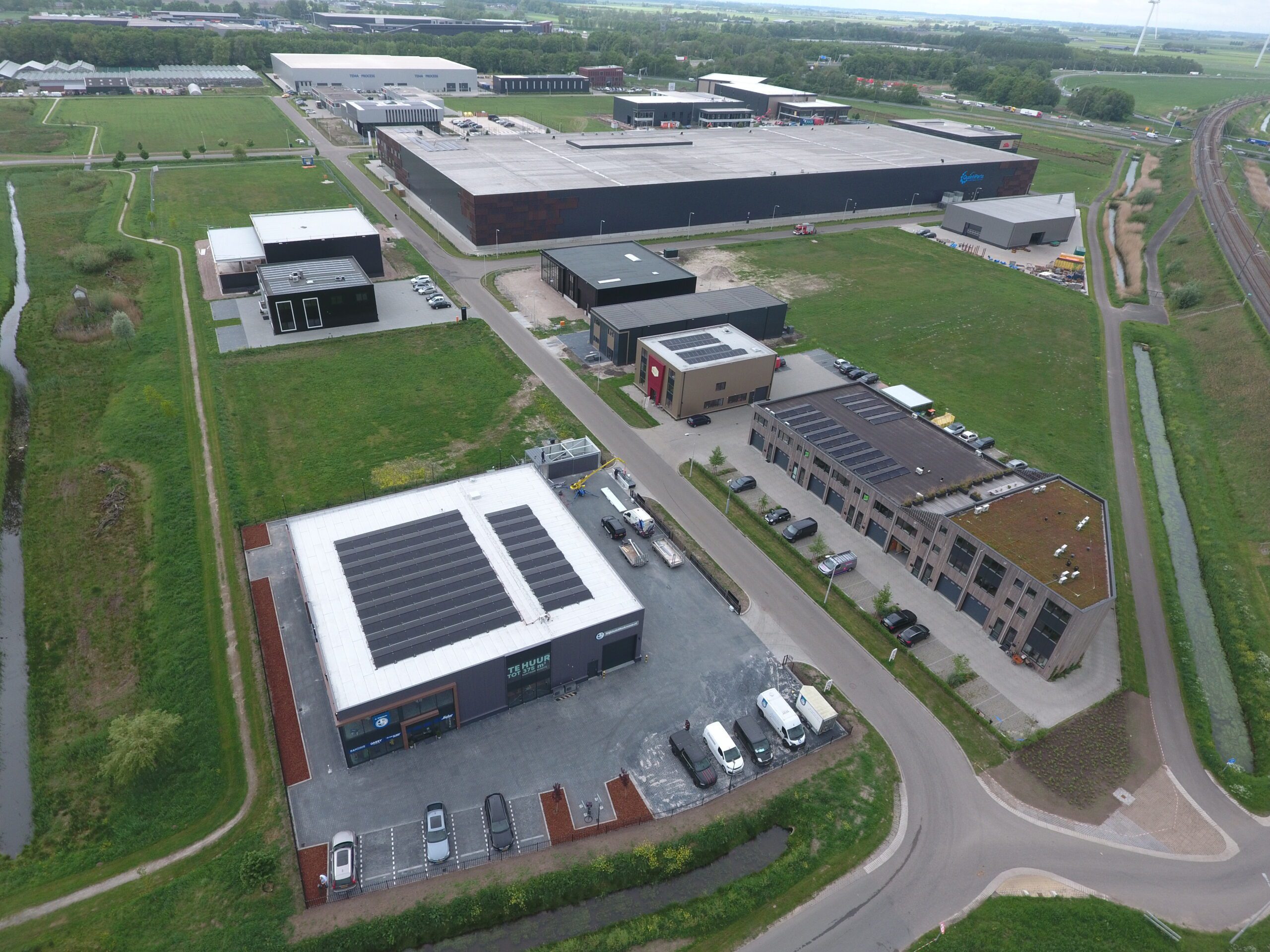 192 glas-glas zonnepanelen voor Slijkhuis Workwear door Zonsimpel