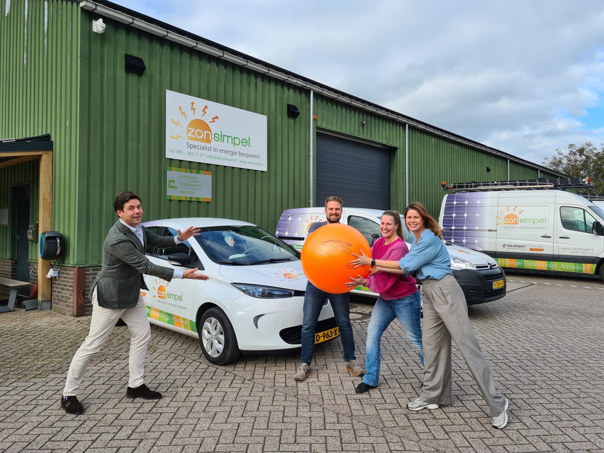 Zonsimpel krijgt de Oranje Bal van Stichting Present